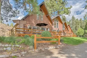 Ponderosa Point Resort Waterfront Cabins for rent on Skaha Lake - Okanagan BC