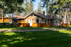 Ponderosa Point Resort Cabins for rent - Okanagan BC