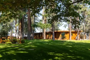 Ponderosa Point Resort Cabins for rent - Okanagan BC
