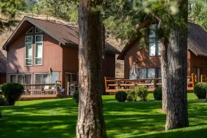 Ponderosa Point Resort Cabins for rent - Okanagan BC