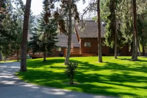 Ponderosa Point Resort Cabins for rent - Okanagan BC